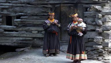 Photo of ชุมชน Kalash ของปากีสถานอาศัยอยู่ใน Hindu Kush Mystery |  ชาวโลกต่างตกตะลึงเมื่อเห็นการเปิดกว้างของชุมชน Kalash ซึ่งมีเสรีภาพมากมายสำหรับผู้หญิงในการแต่งงาน