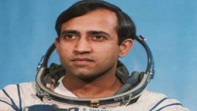 Photo of รู้ข้อเท็จจริงที่น่าสนใจเกี่ยวกับราเกชชาร์มานักบินอวกาศคนแรกของอินเดีย |  นักบินอวกาศ Rakesh Sharma: นักบินอวกาศคนแรกของอินเดียอายุ 72 ปีรู้เรื่องน่าสนใจที่เกี่ยวข้องกับเขา