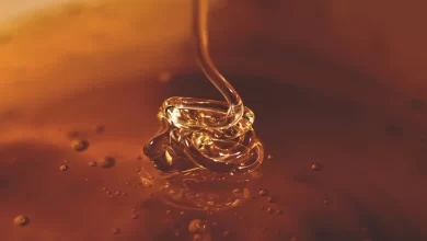 Photo of ประโยชน์ของน้ำผึ้งทองคำสำหรับร่างกายและพลังงาน รู้วิธีทำน้ำผึ้งทองคำที่บ้าน น้ำผึ้งขมิ้น น้ำผึ้ง samp |  ประโยชน์ของน้ำผึ้งทองคำ: น้ำผึ้งทองคำหนึ่งหยดมีประโยชน์มากมายนับไม่ถ้วน เพิ่มคุณค่าทางโภชนาการของน้ำผึ้งที่บ้านแบบนี้