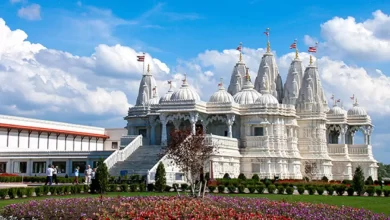 Photo of กราฟฟิตี Pro Khalistan บนผนังของแคนาดา Toronto Swaminarayan Mandir อินเดียประณามเรียกร้องการสอบสวน |  แคนาดา: วัด Swaminarayan ถูกบุกรุก คำขวัญต่อต้านอินเดียที่เขียนไว้บนผนัง