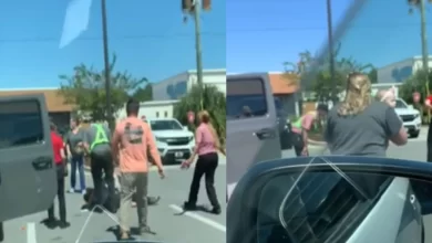 Photo of วิดีโอไวรัล พนักงานฟาสต์ฟู้ดช่วยชีวิตหญิงฟลอริดา ทารกจากรถในรถในสหรัฐอเมริกา วิดีโอขโมยรถในอเมริกา |  วิดีโอขโมยรถ : โจรมาแย่งรถ จังหวะต่อมาโดนฟาดแบบหนัง ชมคลิป