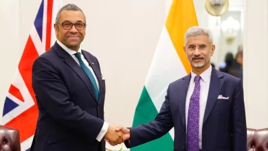 Photo of EAM S Jaishankar พบกับ James Cleverly รมว.ต่างประเทศสหราชอาณาจักร และหารือเรื่องการโจมตีวัดฮินดู |  S Jaishankar พบรัฐมนตรีต่างประเทศสหราชอาณาจักรแสดงความกังวลเกี่ยวกับปัญหาร้ายแรงนี้